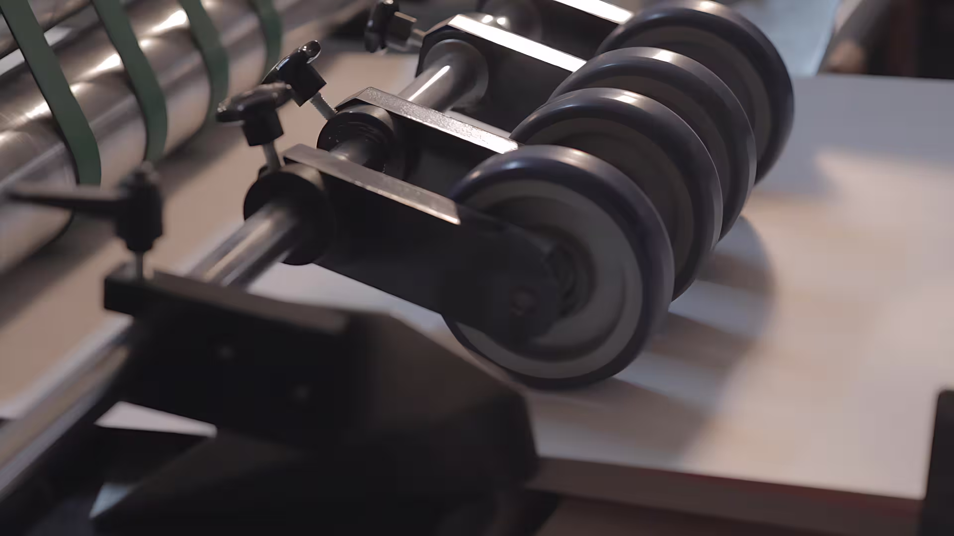 Conveyor wheels used in paper sheeter machine