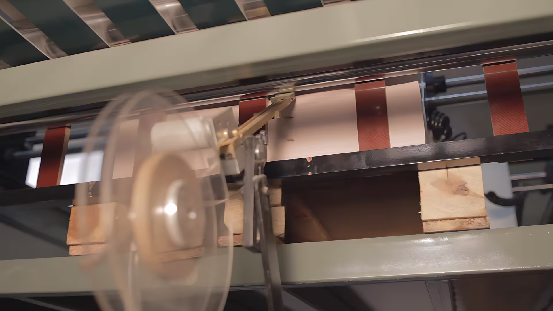 Automatic sheet counting marker on paper sheeter machine